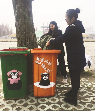 超可愛的校園垃圾桶，引人注意