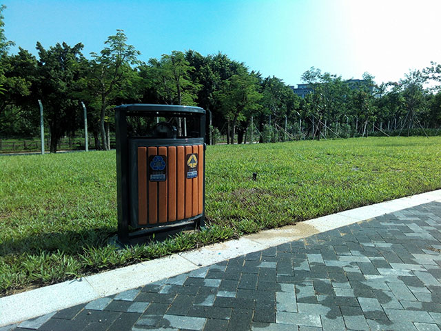 欣方圳鋼木垃圾桶與云南茶城共筑和諧環(huán)境