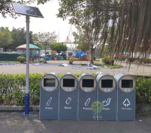 新款多分類果皮箱垃圾分類收集容器太陽能供電，智能滿溢功能通過平臺遠程終端提醒